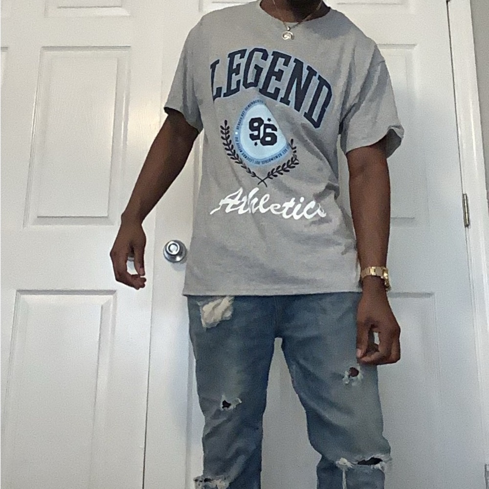 LEGEND gray tee